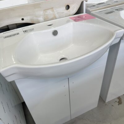 NEW 600MM WHITE GLOSS VANITY WITH CERAMIC TOP VPB600-102 NEW 600MM WHITE GLOSS VANITY WITH CERAMIC TOP VPB600-102