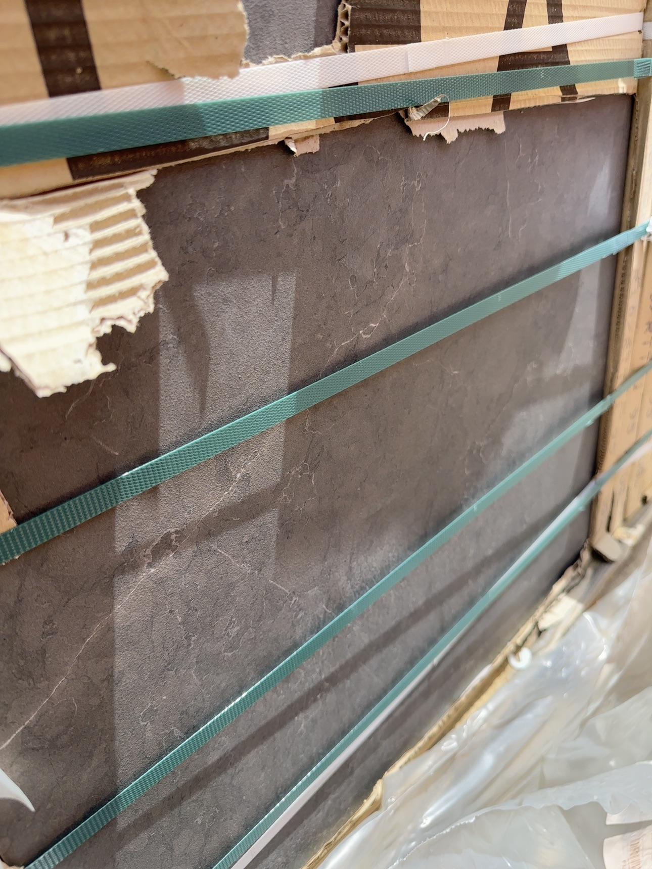 600X600X10MM GREYSTONE PORCERLAIN ITALIAN MADE FLOOR TILES (32 BOXES OF 4 TILES PER PALLET) 600X600X10MM GREYSTONE PORCERLAIN ITALIAN MADE FLOOR TILES (32 BOXES OF 4 TILES PER PALLET)