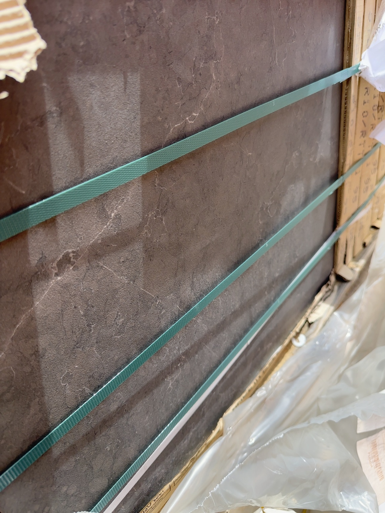 600X600X10MM GREYSTONE PORCERLAIN ITALIAN MADE FLOOR TILES (32 BOXES OF 4 TILES PER PALLET) 600X600X10MM GREYSTONE PORCERLAIN ITALIAN MADE FLOOR TILES (32 BOXES OF 4 TILES PER PALLET)