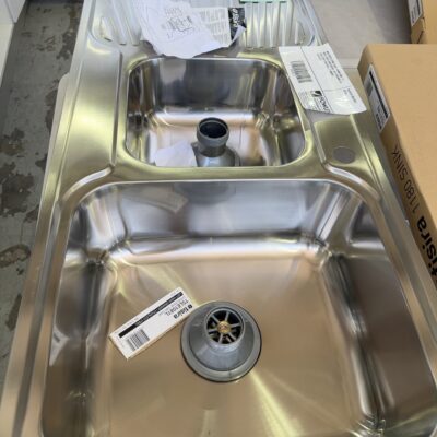 NEW TISIRA LIVING EDGE 1080MM SINK, 1.5 BOWL, RIGHT HAND BOWLS, LEFT DRAINER, S/STEEL 39841 TSLE1081L, 12 MONTH WARRANTY NEW TISIRA LIVING EDGE 1080MM SINK, 1.5 BOWL, RIGHT HAND BOWLS, LEFT DRAINER, S/STEEL 39841 TSLE1081L, 12 MONTH WARRANTY