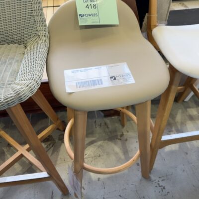 FURNITURE RETAILER CLOSURE - CREAM PU BAR STOOL, SOLD AS IS FURNITURE RETAILER CLOSURE - CREAM PU BAR STOOL, SOLD AS IS