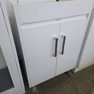 EX DISPLAY 600MM GLOSS WHITE VANITY BASE WITH CHROME LEGS, NO TOP SUPPLIED, SOLD AS IS EX DISPLAY 600MM GLOSS WHITE VANITY BASE WITH CHROME LEGS, NO TOP SUPPLIED, SOLD AS IS