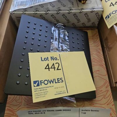 NEW PHOENIX LEXI SQUARE 200MM SHOWER ROSE, SOLD AS IS NEW PHOENIX LEXI SQUARE 200MM SHOWER ROSE, SOLD AS IS