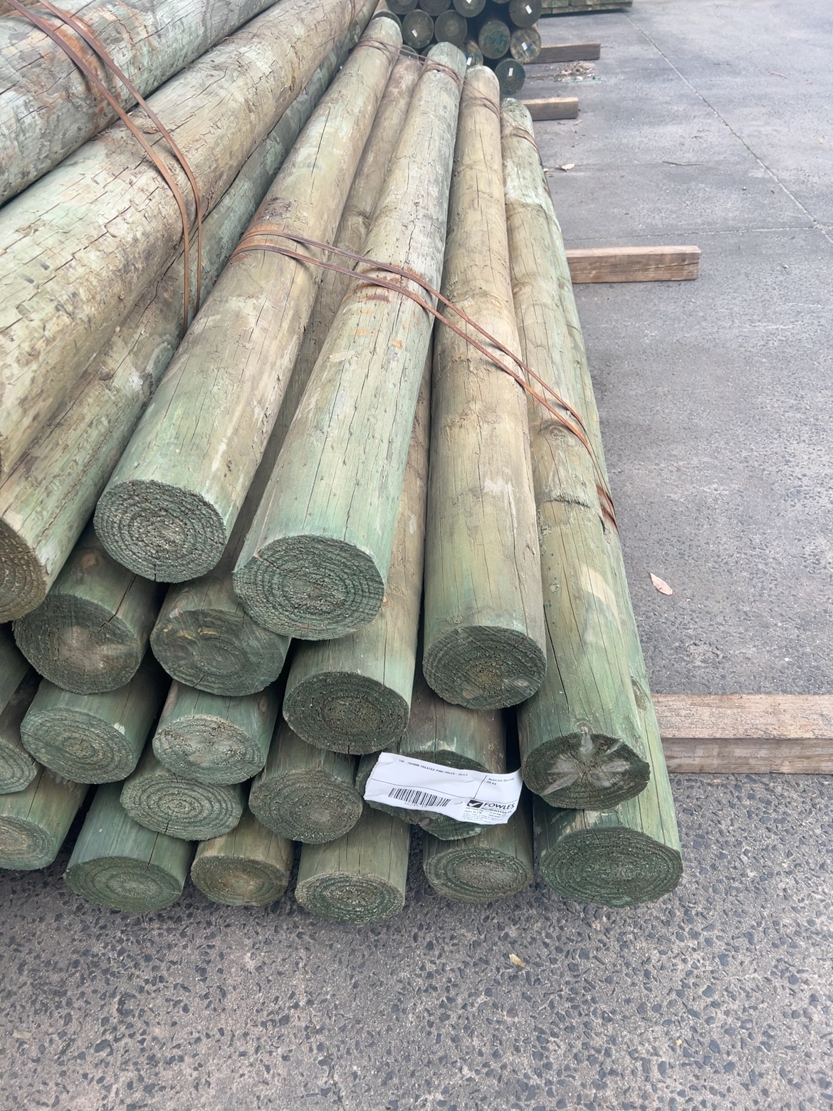 150-200MM TREATED PINE POLES-20/3.0 150-200MM TREATED PINE POLES-20/3.0