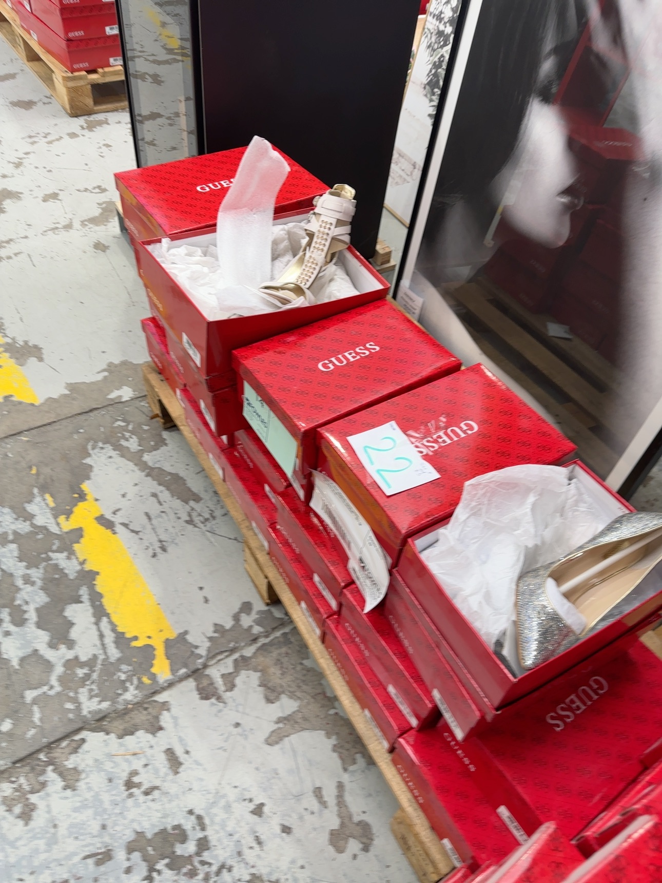 PALLET OF BULK WOMENS GUESS SHOES, SIZES 8 & 8.5, ASSORTED DESIGNS - QTY OF 22, SOLD AS IS PALLET OF BULK WOMENS GUESS SHOES, SIZES 8 & 8.5, ASSORTED DESIGNS - QTY OF 22, SOLD AS IS