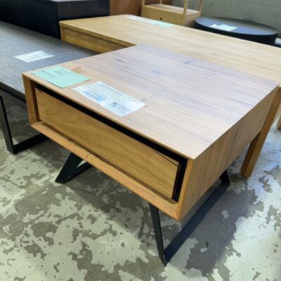 FURNITURE RETAILER CLOSURE - OAK NATURAL LAMP TABLE WITH DRAWER, SOLD AS IS FURNITURE RETAILER CLOSURE - OAK NATURAL LAMP TABLE WITH DRAWER, SOLD AS IS