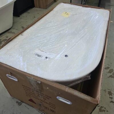 EX DISPLAY HARPER FREESTANDING ACRYLIC 1500 BATHTUB, SOLD AS IS EX DISPLAY HARPER FREESTANDING ACRYLIC 1500 BATHTUB, SOLD AS IS