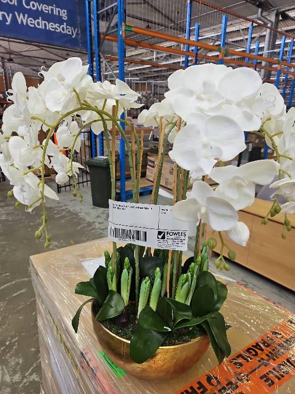 EX STAGING FAUX FLOWER ARRANGEMENT IN POT, SOLD AS IS EX STAGING FAUX FLOWER ARRANGEMENT IN POT, SOLD AS IS