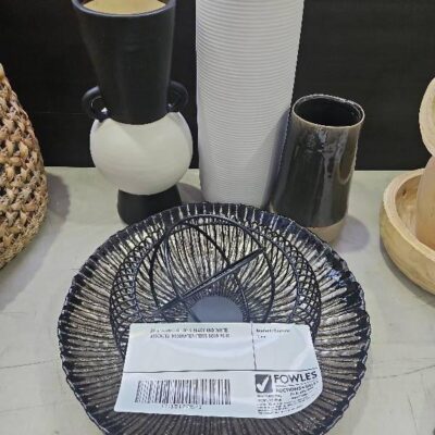 EX STAGING LOT OF 6 BLACK AND WHITE ASSORTED DECORATER ITEMS SOLD AS IS EX STAGING LOT OF 6 BLACK AND WHITE ASSORTED DECORATER ITEMS SOLD AS IS