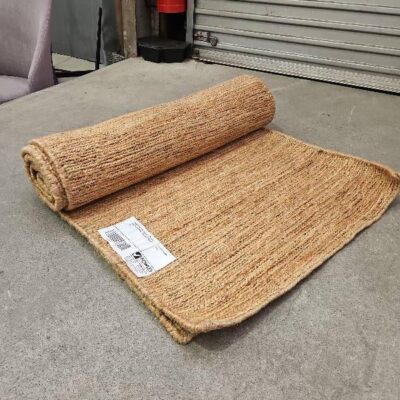 FURNITURE RETAILER CLOSURE -DUNE JUTE   80X400 FLOOR RUNNER, RRP: $450.00 SOLD AS IS