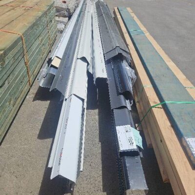 PACK OF ASST'D COLOURBOND GUTTERING AND FLASHING PACK OF ASST'D COLOURBOND GUTTERING AND FLASHING