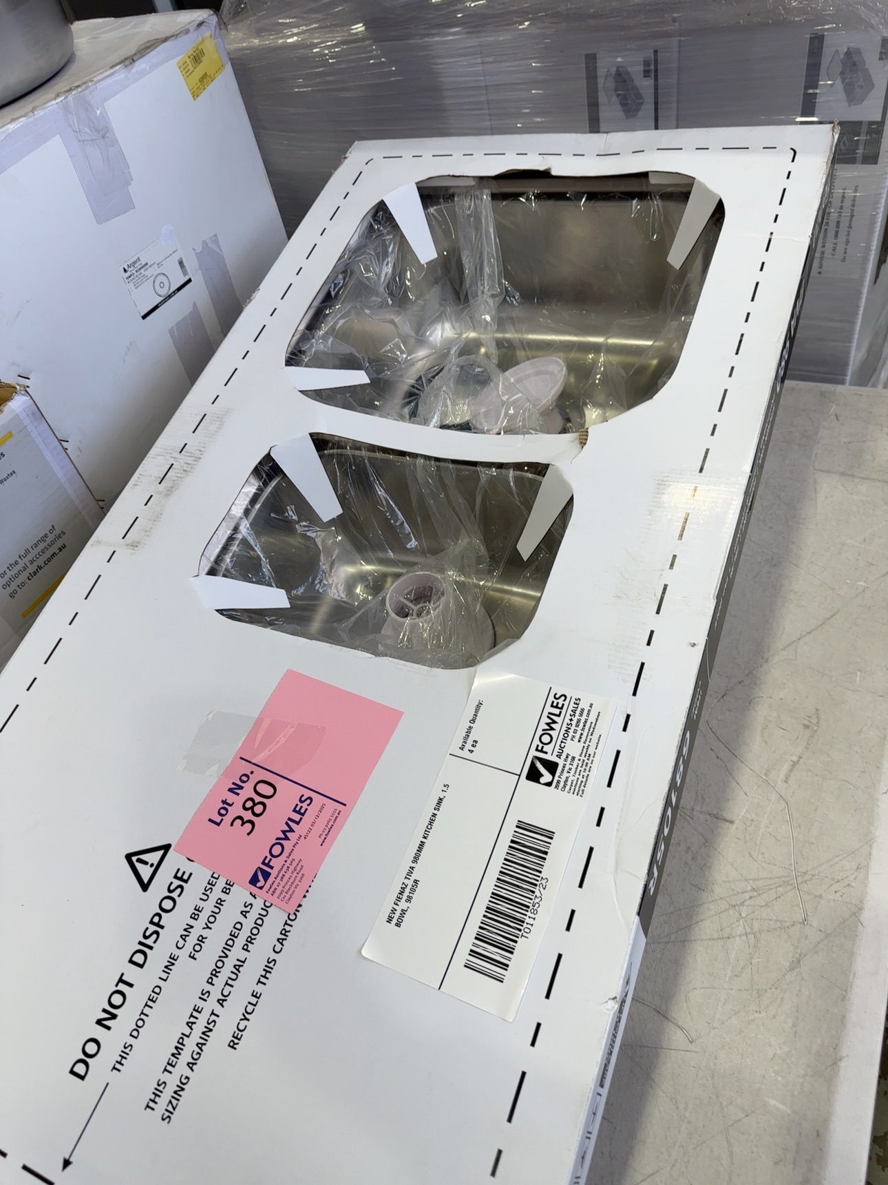 NEW FIENAZ TIVA 980MM KITCHEN SINK, 1.5 BOWL, 98105R NEW FIENAZ TIVA 980MM KITCHEN SINK, 1.5 BOWL, 98105R