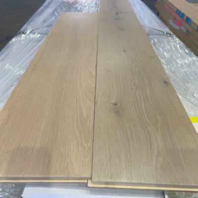 (2204) 2200 X 220 X 14/3MM ENGINEERED RED BOX/OAK FLOORING-(9 BOXES X 2.904 M2)