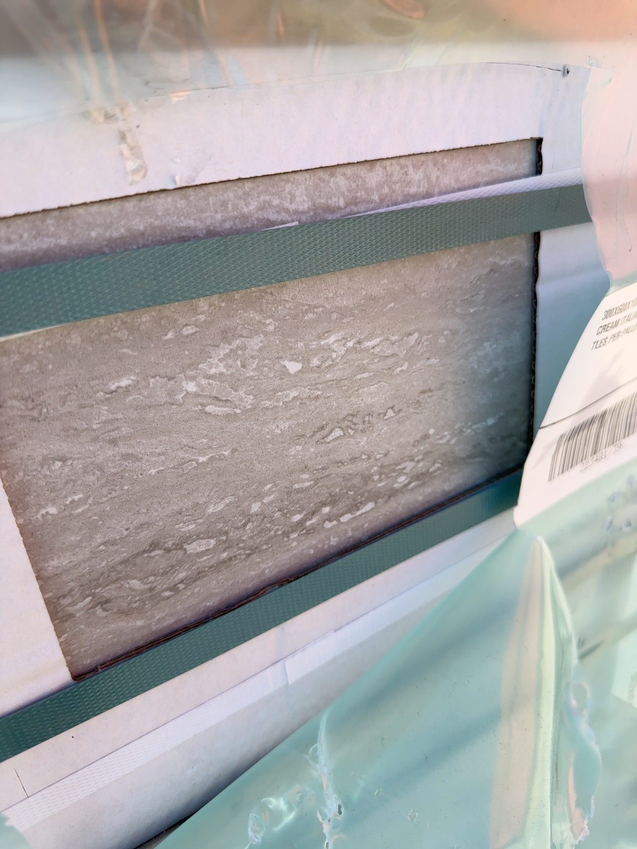 300X600X10MM PORCERLAIN TRAVERTINO CREAM ITALIAN MADE TILES (40 BOXES OF 6 TLES PER PALLET) 300X600X10MM PORCERLAIN TRAVERTINO CREAM ITALIAN MADE TILES (40 BOXES OF 6 TLES PER PALLET)