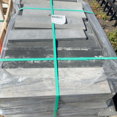 PALLET OF MIXED PAVERS