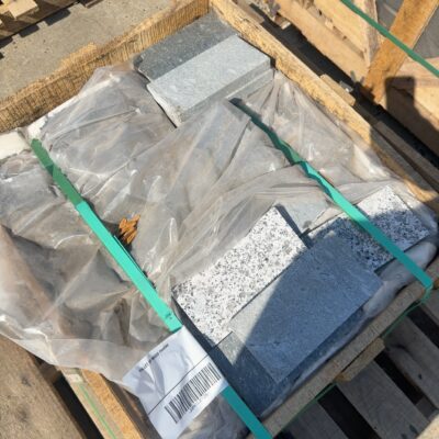 PALLET OF MIXED PAVERS