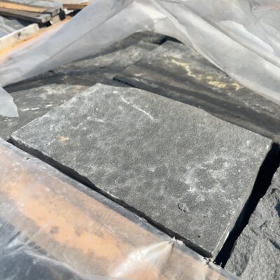 PALLET OF NATURAL BLUESTONE PITCHERS (RECLAIMED)- IDEAL FOR GARDEN PATHS, RETAINING WALLS, STAIR TREADS, ETC 300MM X 200MM X 150MM, APPROX 2.7M2 PER PALLET