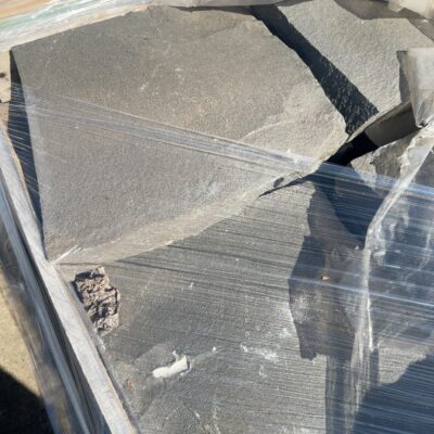 PALLET OF NATURAL BLUESTONE PITCHERS CRAZY PAVING, BETWEEN 300MM - 500MM LONG X 350MM - 450MM WIDE X 60MM THICK - ALL SIDES NATURAL, 8M2 PER PALLET