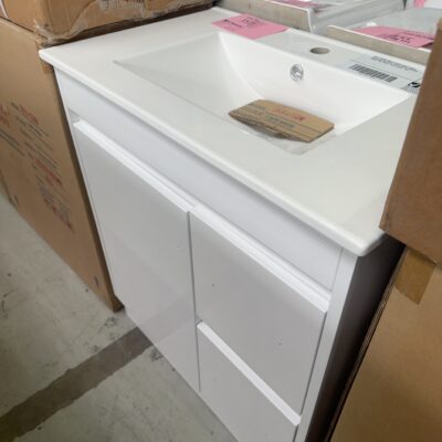 NEW 750MM WHITE GLOSS VANITY WITH DRAWERS ON RIGHT, WITH WHITE CERAMIC VANITY TOP, SK31-750 & UV31-750