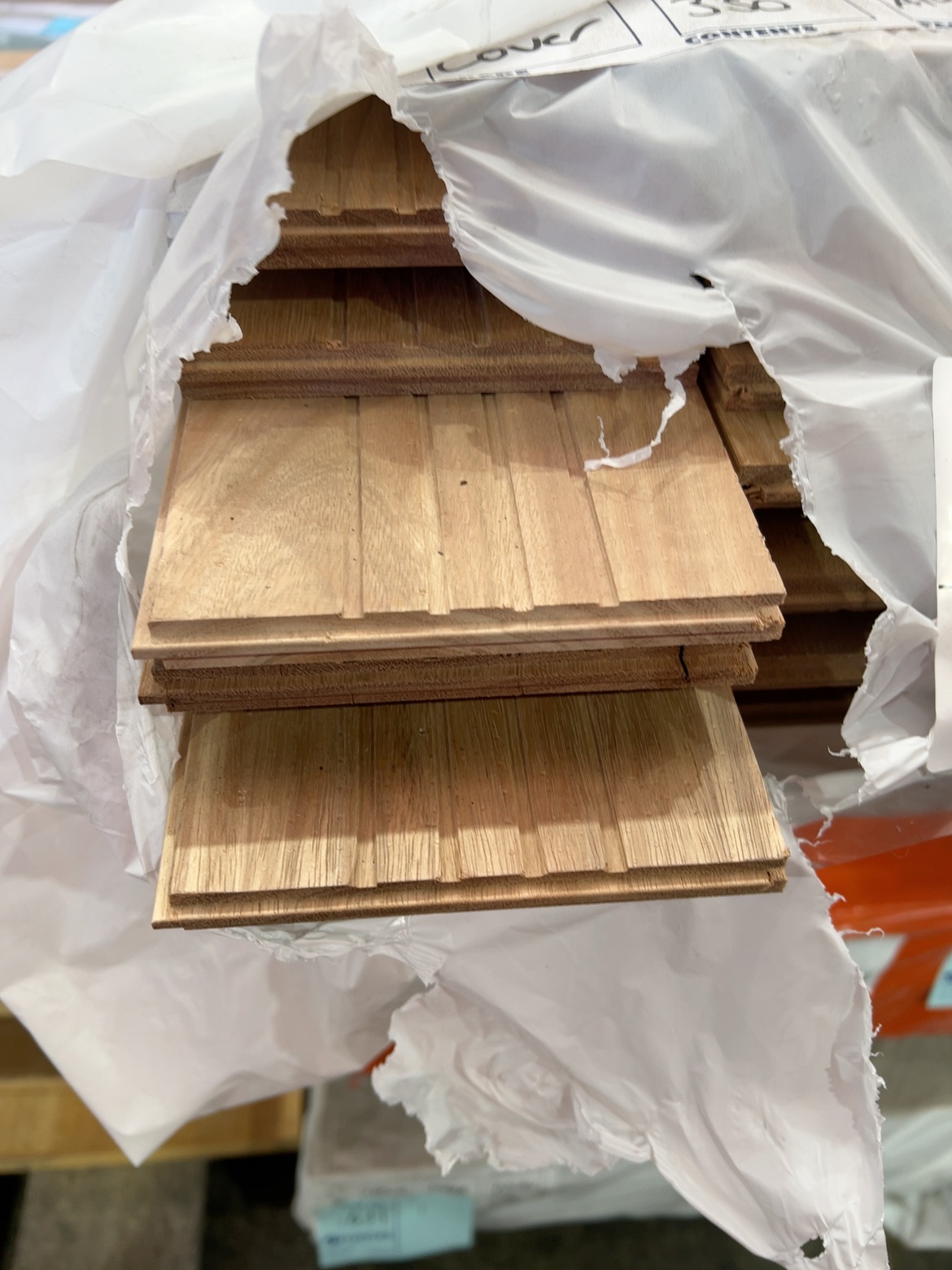 130X14 SPOTTED GUM COVER GRADE OVERLAY FLOORING 130X14 SPOTTED GUM COVER GRADE OVERLAY FLOORING