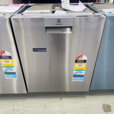 ELECTROLUX ESF97400ROX DISHWASHER, WITH COMFORT LIFT, MAXIFLEX DRAWER SPACE, AIRDRY TECHNOLOGY, BEAM ON FLOOR INDICATOR & 14 PLACE SETTING, 12 MONTH WARRANTY RRP$1499 ELECTROLUX ESF97400ROX DISHWASHER, WITH COMFORT LIFT, MAXIFLEX DRAWER SPACE, AIRDRY TECHNOLOGY, BEAM ON FLOOR INDICATOR & 14 PLACE SETTING, 12 MONTH WARRANTY RRP$1499