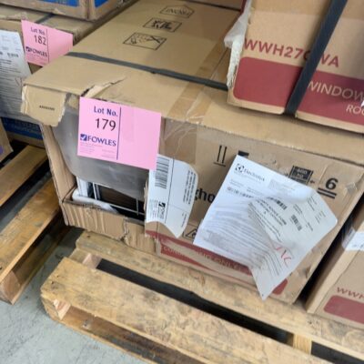 WESTINGHOUSE WWH27CWA 2.7KW COOLING ONLY WINDOW OR WALL AIRCONDITIONER, 3 SPEED WITH REMOTE, 12 MONTH WARRANTY