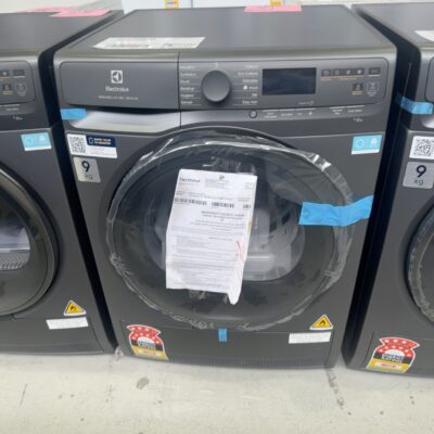 ELECTROLUX EDH903R7SC 9KG ULTIMATE CARE 700 HEAT PUMP DRYER, WIFI ENABLE, ADVANCED 3DSENSE TECHNOLOGY WITH 12 MONTH WARRANTY RRP$1599