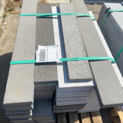 PALLET OF BLUESTONE MIX PAVERS