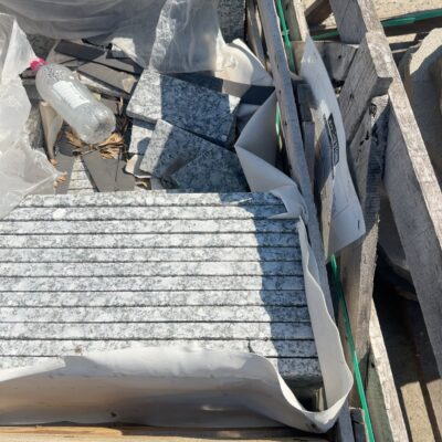 PALLET OF MIXED PAVERS 600MM X 400MM X 20MM, 17PCS