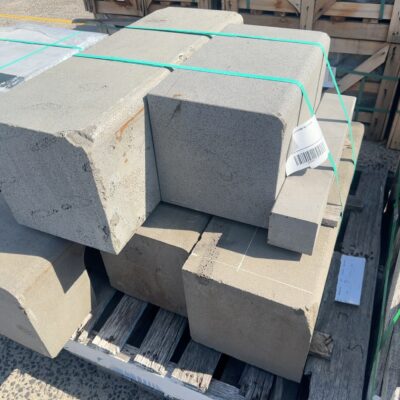 PALLET OF BLUESTONE MIX PAVERS