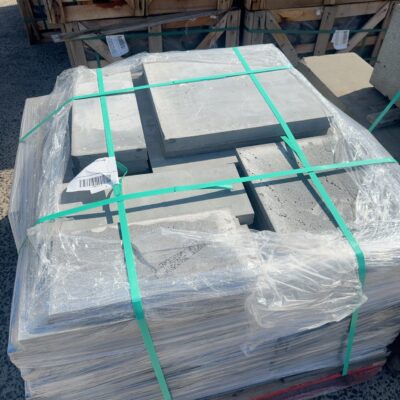PALLET OF BLUESTONE MIX PAVERS