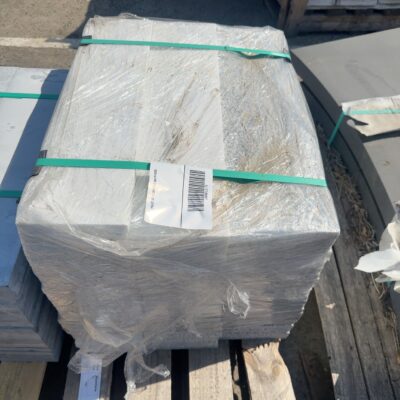 PALLET OF BLUESTONE MIX PAVERS