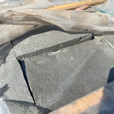 PALLET OF NATURAL BLUESTONE PITCHERS (RECLAIMED)- IDEAL FOR GARDEN PATHS, RETAINING WALLS, STAIR TREADS, ETC 300MM X 200MM X 150MM, APPROX 2.7M2 PER PALLET