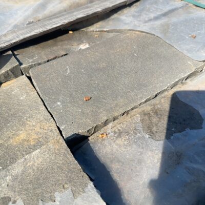 PALLET OF NATURAL BLUESTONE PITCHERS (RECLAIMED)- IDEAL FOR GARDEN PATHS, RETAINING WALLS, STAIR TREADS, ETC 300MM X 200MM X 150MM, APPROX 2.7M2 PER PALLET
