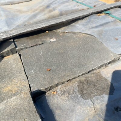 PALLET OF NATURAL BLUESTONE PITCHERS (RECLAIMED)- IDEAL FOR GARDEN PATHS, RETAINING WALLS, STAIR TREADS, ETC 300MM X 200MM X 150MM, APPROX 2.7M2 PER PALLET