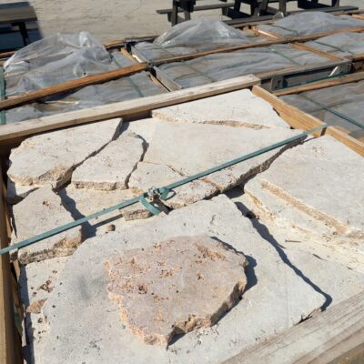 PALLET OF TRAVERTINE CRAZY PAVERS 30MM THICK, 22M2 ON PALLET