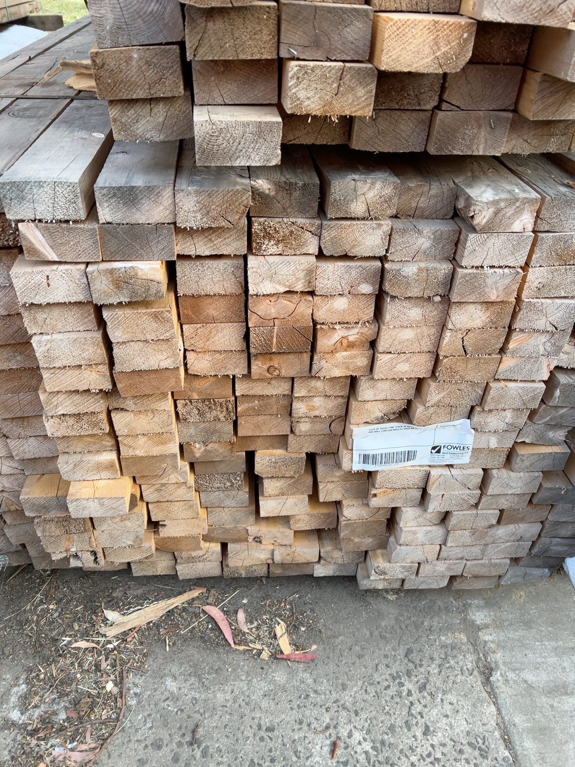 PACK OF 90X45 PINE (PACK IS WEATHERED AND MAY CONTAIN MOULD) SOLD AS IS PACK OF 90X45 PINE (PACK IS WEATHERED AND MAY CONTAIN MOULD) SOLD AS IS