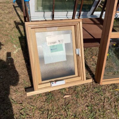 730X600 TIMBER AWNING WINDOW WITH OBSCURE GLASS 730X600 TIMBER AWNING WINDOW WITH OBSCURE GLASS