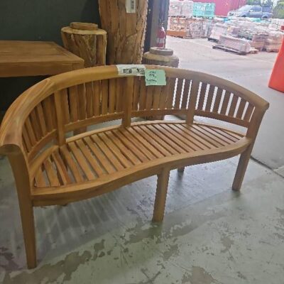 PLANTATION TEAK CURVED GARDEN SEAT RRP$1195 PLANTATION TEAK CURVED GARDEN SEAT RRP$1195