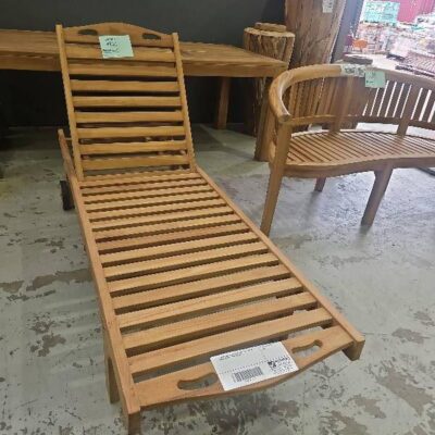 PLANTATION TEAK SUNLOUNGER ON WHEELS, WITH SLIDING TRAY RRP$895 PLANTATION TEAK SUNLOUNGER ON WHEELS, WITH SLIDING TRAY RRP$895