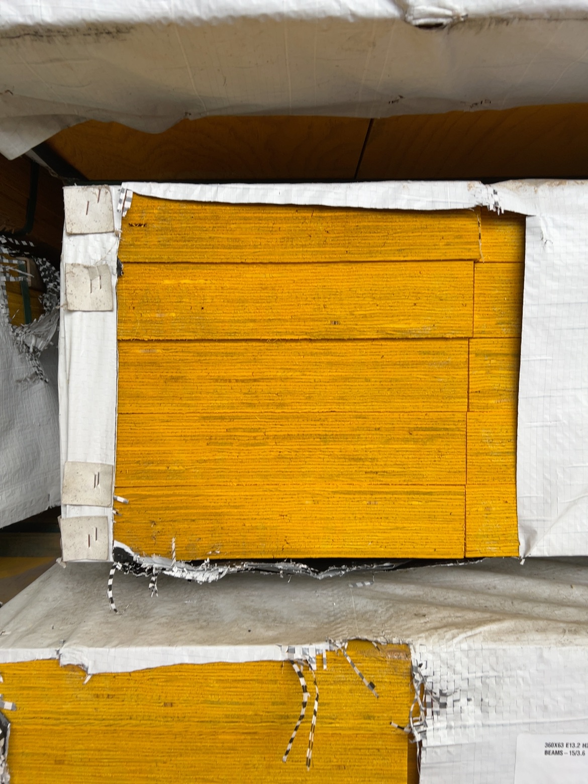 360X63 E13.2 H2S YELLOW COLOUR LVL BEAMS-15/3.6 360X63 E13.2 H2S YELLOW COLOUR LVL BEAMS-15/3.6