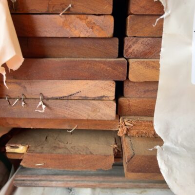 135X19 FEATURE GRADE SPOTTED GUM F/J DECKING