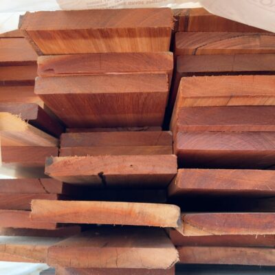 135X19 FEATURE GRADE SPOTTED GUM DECKING- (PACK CONSISTS OF RANDOM SHORT LENGTHS) 135X19 FEATURE GRADE SPOTTED GUM DECKING- (PACK CONSISTS OF RANDOM SHORT LENGTHS)