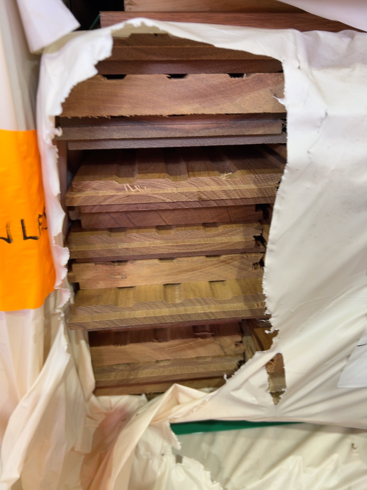 130X19 FEATURE GRADE SPOTTED GUM FLOORING 130X19 FEATURE GRADE SPOTTED GUM FLOORING