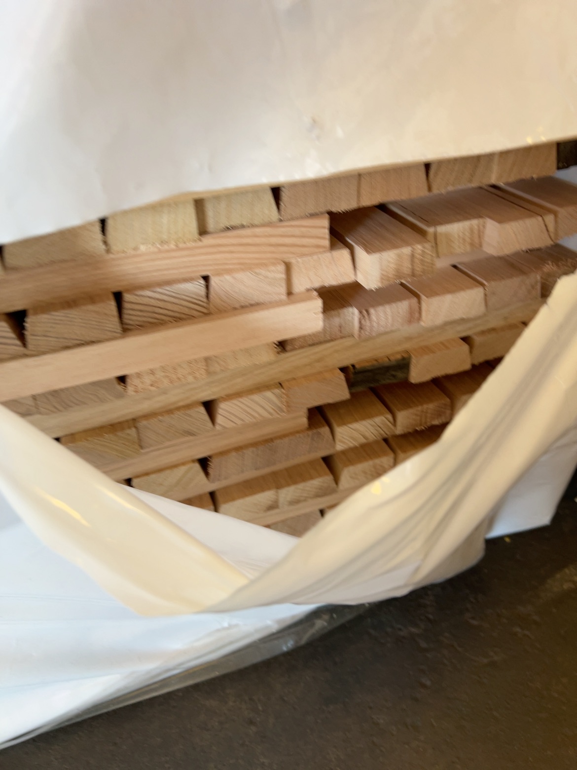 42X19 TAS OAK SINGLE BEVEL KD HARDWOOD ARCHITRAVES SHORTS 42X19 TAS OAK SINGLE BEVEL KD HARDWOOD ARCHITRAVES SHORTS