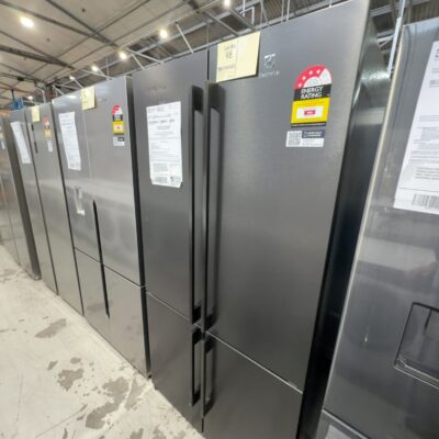 ELECTROLUX EQE5607BA CHARCOAL QUAD DOOR FRIDGE, ULTIMATE TASTE 700, TASTE SEAL PLUS CONVERTIBLE DRAWER, 4 STAR ENERGY, TASTELOCK HUMIDITY CONTROLLED CRISPER, OPTIMAL FRESH FOOD STORAGE, 12 MONTH WARRANTY