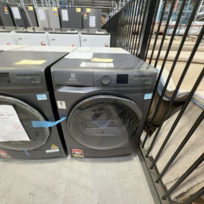 ELECTROLUX EDH902R9SC ULTIMATE CARE 900 9KG HEAT PUMP DRYER, DARK S/STEEL, 9 STAR ENERGY EFFICIENT, STEAM TO REDUCE WRINKLES UP TO 50%, WIFI ENABLED, ADVANCED 3D SENSE TECHNOLOGY, 12 PROGRAMS RRP$1699, 12 MONTH WARRANTY