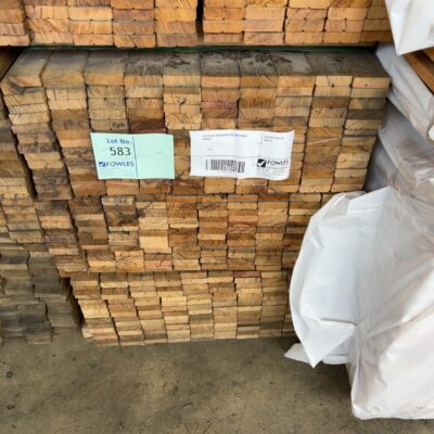 65X19 DAR WEATHERED KD HARDWOOD SHORTS