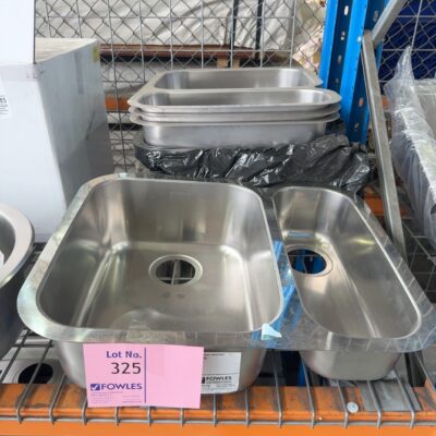 NEW FRANKE ARX160DSBL ARIANE UNDERMOUNT KITCHEN SINK, 1 & 1/4 BOWL WITH FRANKE WASTES, 655 X 2 & 993/048 X 1
