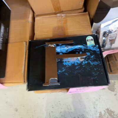 NEW CHROME SQUARE VANITY MIXER LEX0001 WITH 3 MONTH WARRANTY